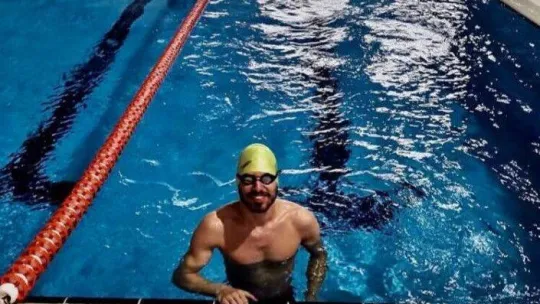 Engelleri yüzerek aştı, genç yaşında 120 madalya kazandı