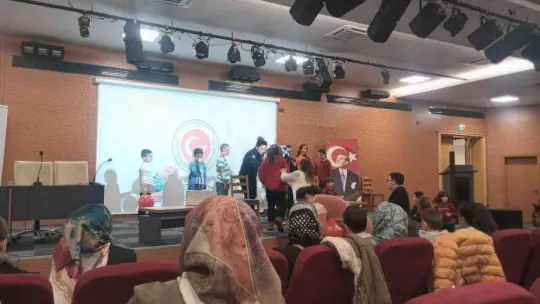 Engelli çocuklar maskot polis Cesur'la gönüllerince eğlendi