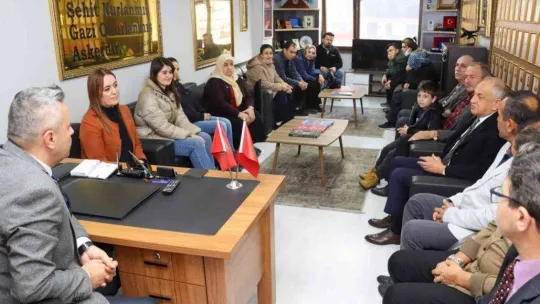 Engelli gençler el emeklerinin gelirini şehit ailelerine bağışladı