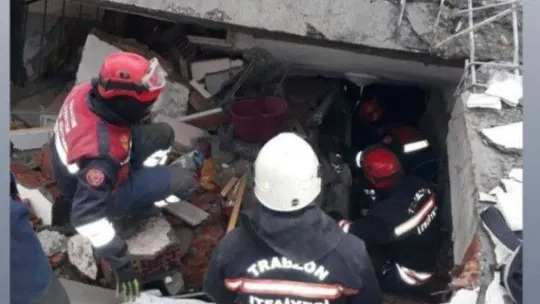 Enkaz altındaki vatandaşların imdadına böyle yetiştiler