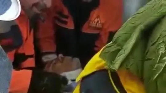 Enkaz altından kurtarma saniye saniye kaydedildi