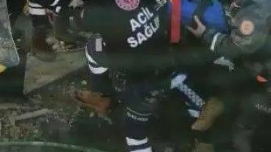 Enkazdan 33 saat sonra kurtarılan 14 aylık Arya, ikizi Azra'ya kavuşacak