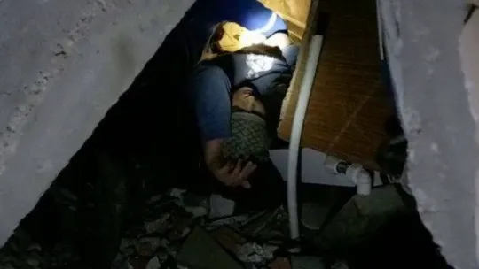 Enkazdan çıkarılan Eda: 'Hepinize çok teşekkür ediyorum'