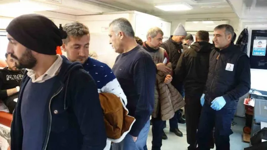 Erciş'ten depremzedeler için kan bağışına yoğun ilgi