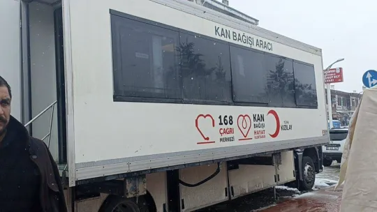 Erciş'ten depremzedeler için kan bağışına yoğun ilgi