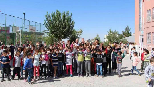 Erdal Erdem'den anlamlı hareket