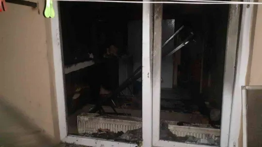 Erdek'te elektrikli battaniye evi küle çevirdi