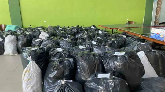 Ereğli'de deprem bölgesine yardımlar sürüyor