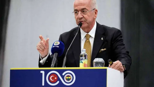 Erol Bilecik: 'Mikrofonların önünde büyüğüz demekle büyük olunmuyor'