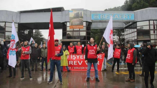 Erteleme kararına rağmen greve çıktılar