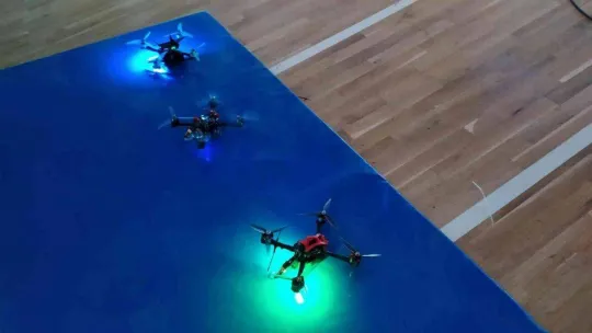 Esenler'de dron pilotları kıyasıya yarıştı