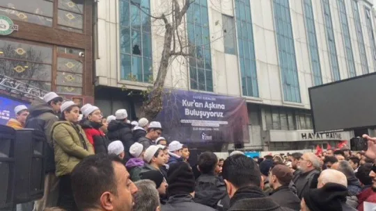 Esenler'de Kur'an-ı Kerim'e saldırıda bulunan Palu ve Wagensvelda protesto edildi