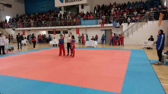 Esenler'de sadece kadınların yarışacağı wushu şampiyonası başladı