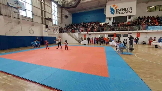 Esenler'de sadece kadınların yarışacağı wushu şampiyonası başladı