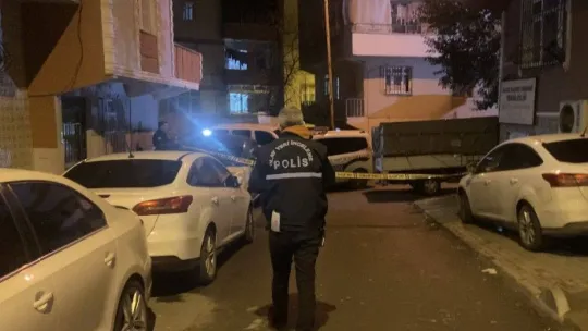 Esenlerde koca dehşeti: Boşanma aşamasında olduğu eşini sokak ortasında öldürdü