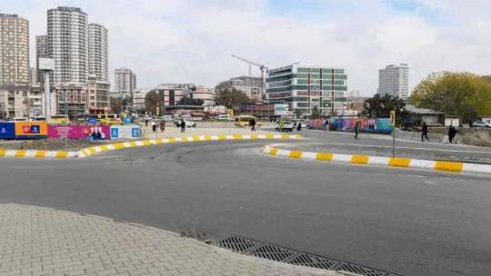 Esenyurt'ta kavşak çalışmalarıyla trafik yoğunluğu en aza indiriliyor