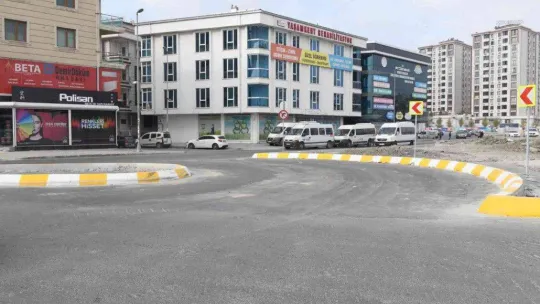 Esenyurt'ta kavşak çalışmalarıyla trafik yoğunluğu en aza indiriliyor