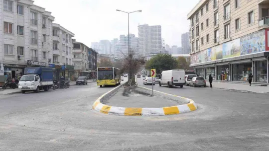 Esenyurt'ta kavşak çalışmalarıyla trafik yoğunluğu en aza indiriliyor