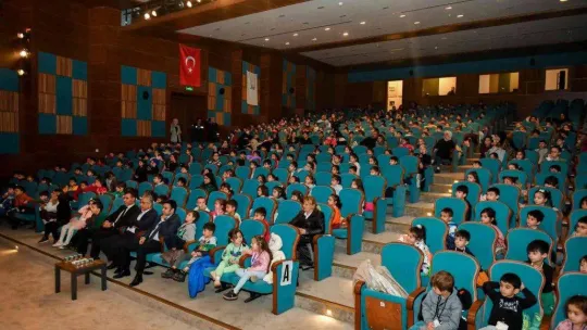 Esenyurt'ta miniklere diş sağlığının önemi anlatıldı