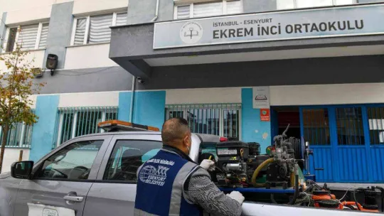 Esenyurt'ta okullar ilaçlanıyor