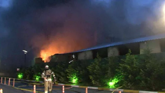 Esenyurt'ta plastik fabrikasında yangın