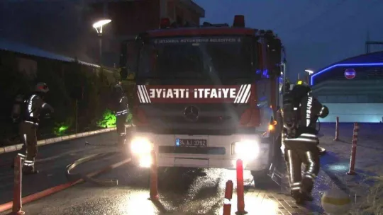 Esenyurt'ta plastik fabrikasında yangın