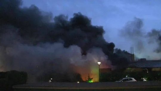 Esenyurt'ta plastik fabrikasında yangın