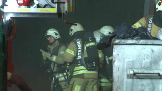 Esenyurt'ta plastik fabrikasında yangın