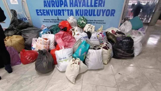 Esenyurt'ta vatandaşlar depremzedeler için seferber oldu
