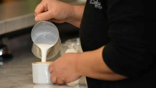 Esenyurt'un ilk sosyal tesisi açıldı