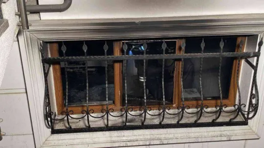 Eşine sinirlendi, evi ateşe verdi