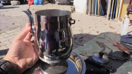 Eski çelik çaydanlıklar hayat buluyor