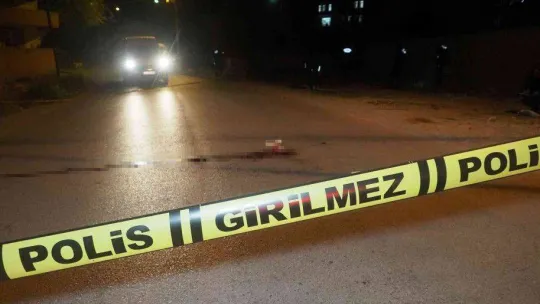 Eski eşi tarafından sokak ortasında başından vuruldu