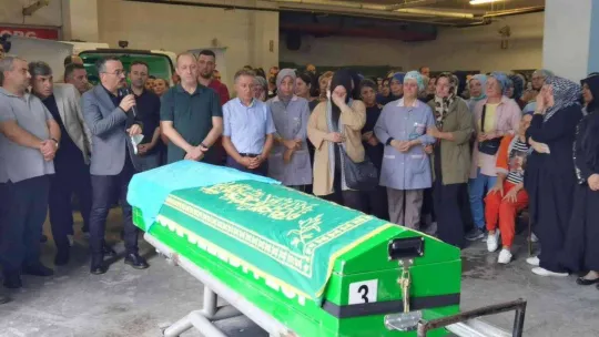 Eski eşinin öldürdüğü kadın gözyaşları arasında defnedildi