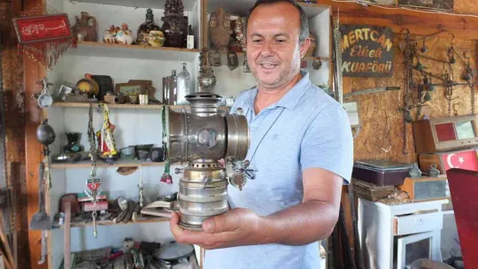 Eski ev eşyaları ile araba tekerlekleri geçim kaynağı oldu