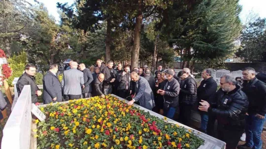 Eski Kartal Belediye Başkanı Mehmet Ali Büklü mezarı başında anıldı