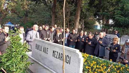 Eski Kartal Belediye Başkanı Mehmet Ali Büklü mezarı başında anıldı