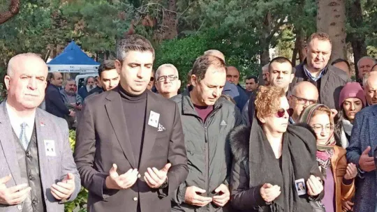 Eski Kartal Belediye Başkanı Mehmet Ali Büklü mezarı başında anıldı