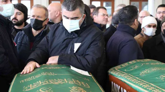 Eski milli futbolcu Ümit Özat'ın babası Ali Özat son yolculuğuna uğurlandı