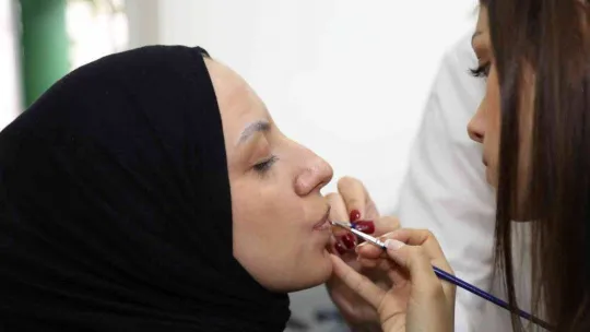 ESMEK'in temel makyaj eğitimleri büyük ilgi görüyor