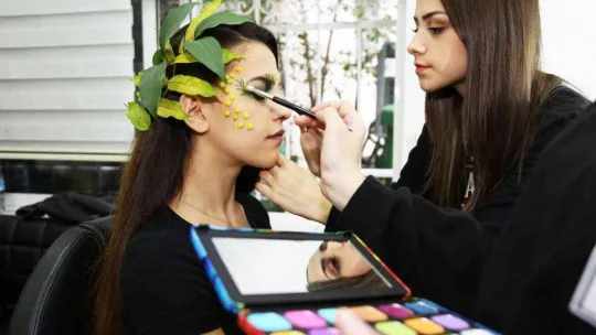 ESMEK'in temel makyaj eğitimleri büyük ilgi görüyor