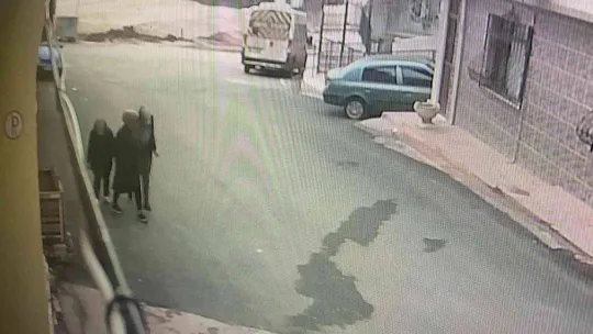 Ev fareleri 150 güvenlik kamerası incelenerek yakalandı