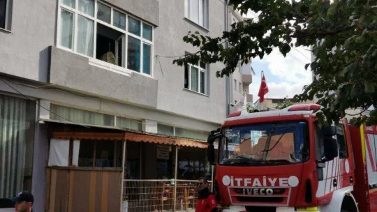 Evde çıkan yangında ölen genç kız toprağa verildi