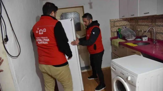 Evi yanan yaşlı kadına belediyeden yardım eli uzandı