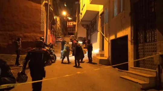 Evinde bıçaklanarak yaralanan genç hastanede hayatını kaybetti
