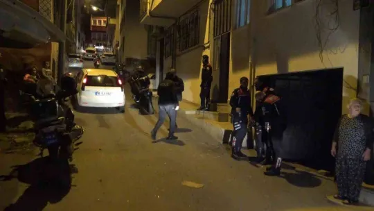 Evinde bıçaklanarak yaralanan genç hastanede hayatını kaybetti