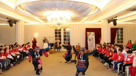 Evrensel Değerler Çocuk Müzesi'nde yeni yıl eğlencesi