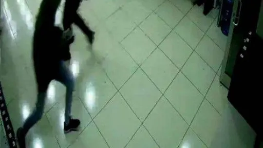 Eyüpsultan'da 40 saniyede 500 bin liralık soygun kamerada