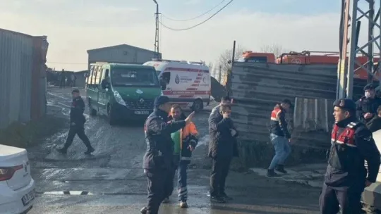 Eyüpsultan'daki yangında hayatını kaybeden işçinin cansız bedeni enkazın altından çıkarıldı