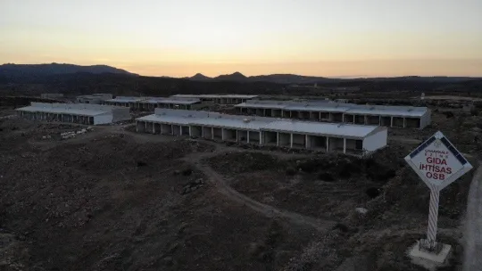 Ezine Gıda İhtisas OSB'de ilk fabrika kasım ayında açılıyor